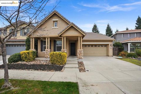 Photo of 2324 Mendocino Dr Way, Oakdale, CA 95361 (MLS # 41119326)
