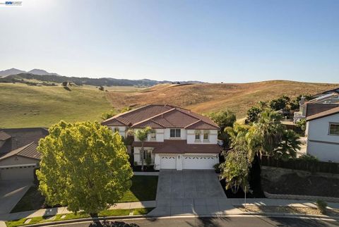 Photo of 1021 Pacific Grove Ct, Brentwood, CA 94513 (MLS # 41129607)