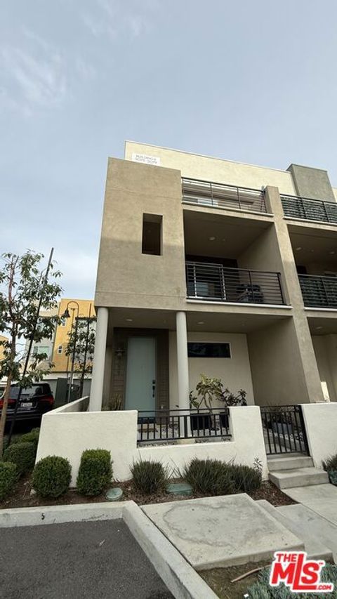 Photo of 5079 Cedar Avenue, Long Beach, CA 90805 (MLS # 26832045)