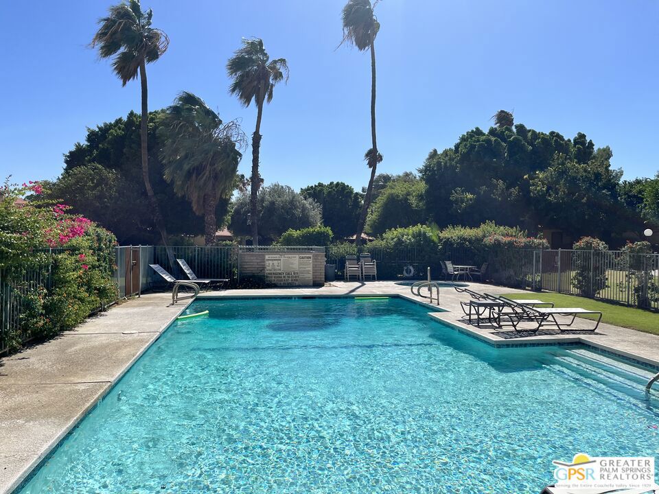 Palm Springs Country Club - Residential