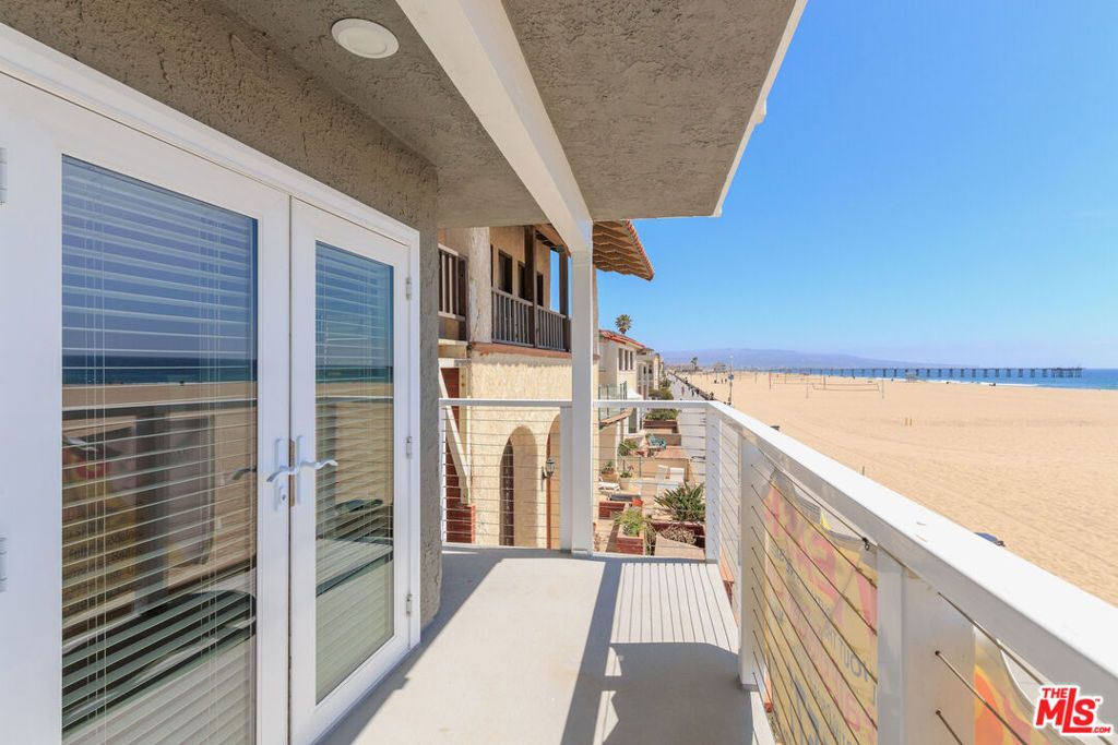 Photo of 1836 The Strand, Hermosa Beach, CA 90254 (MLS # 26727331)