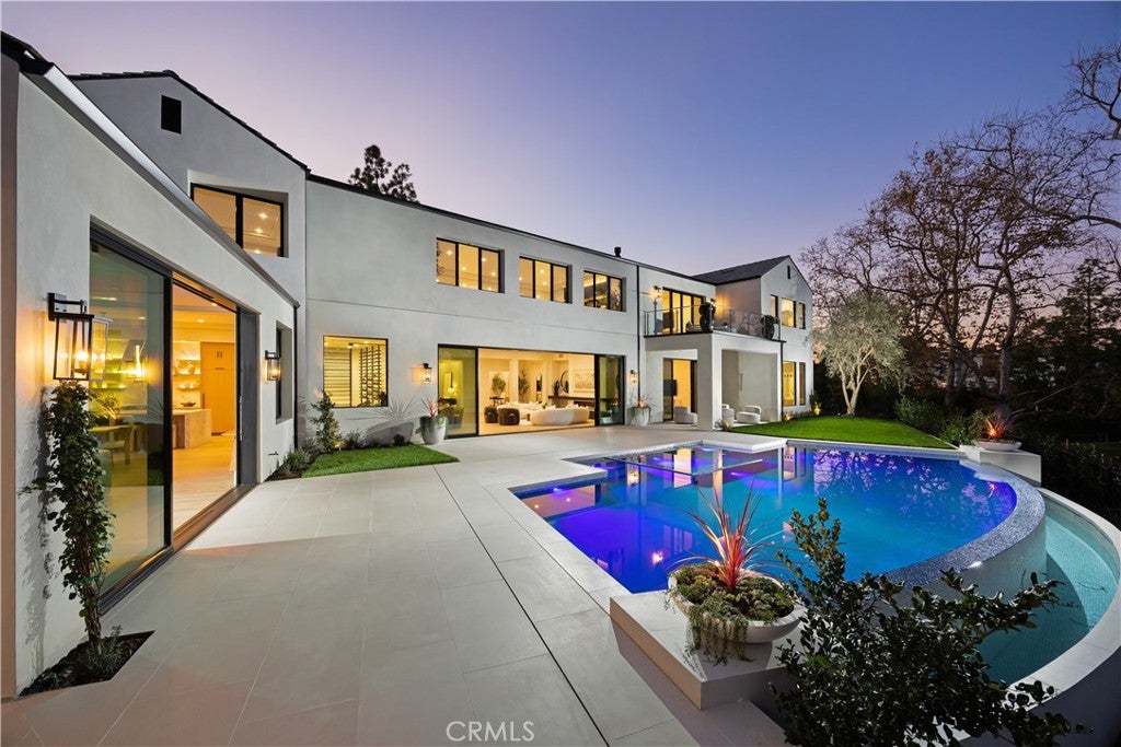 76 Hillcrest Lane