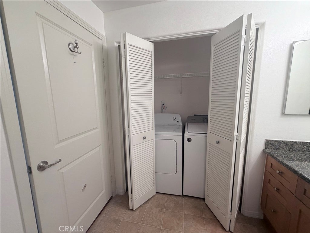 100 S Alameda 318