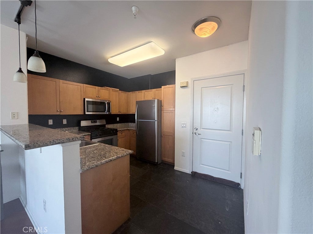 100 S Alameda 318