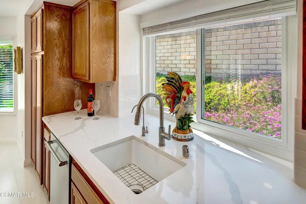 Thousand Oaks, California 91360, United States, 3 Bedrooms Bedrooms, ,2 BathroomsBathrooms,Residential,Pending,106291