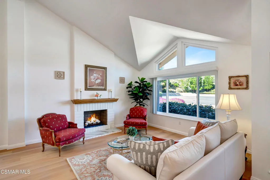 Thousand Oaks, California 91360, United States, 3 Bedrooms Bedrooms, ,2 BathroomsBathrooms,Residential,Pending,106291