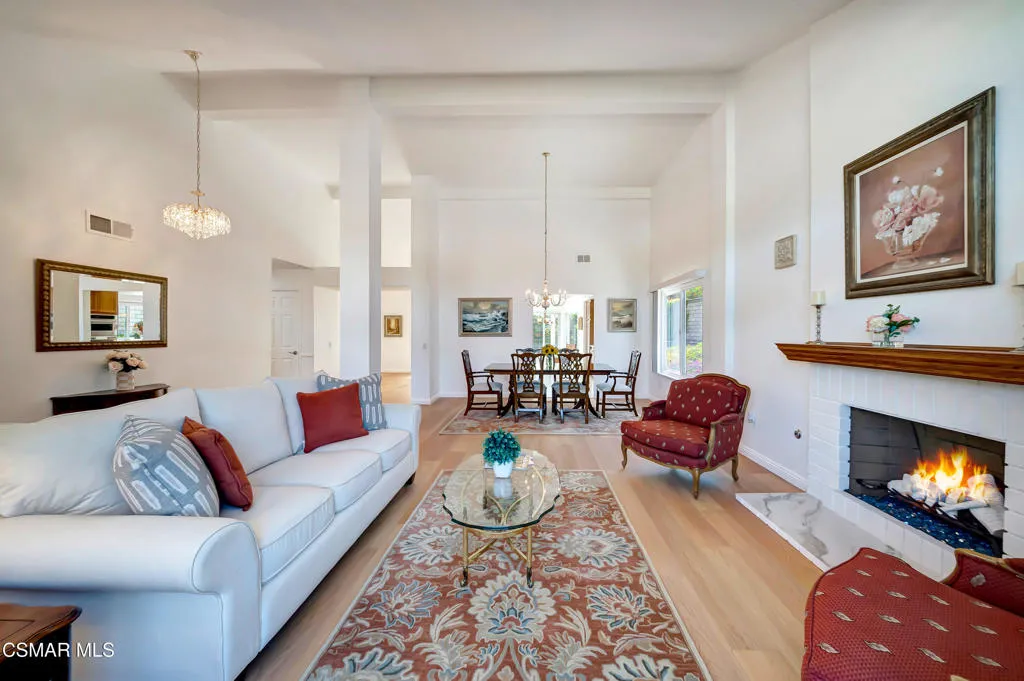 Thousand Oaks, California 91360, United States, 3 Bedrooms Bedrooms, ,2 BathroomsBathrooms,Residential,Pending,106291