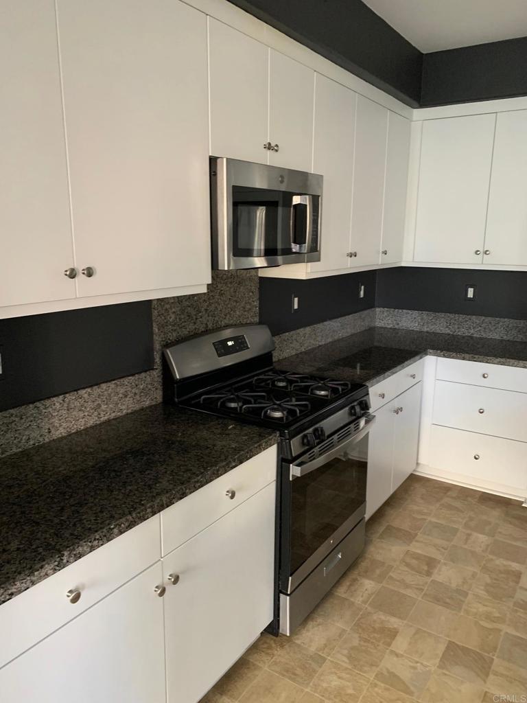 31565 Calle Canto