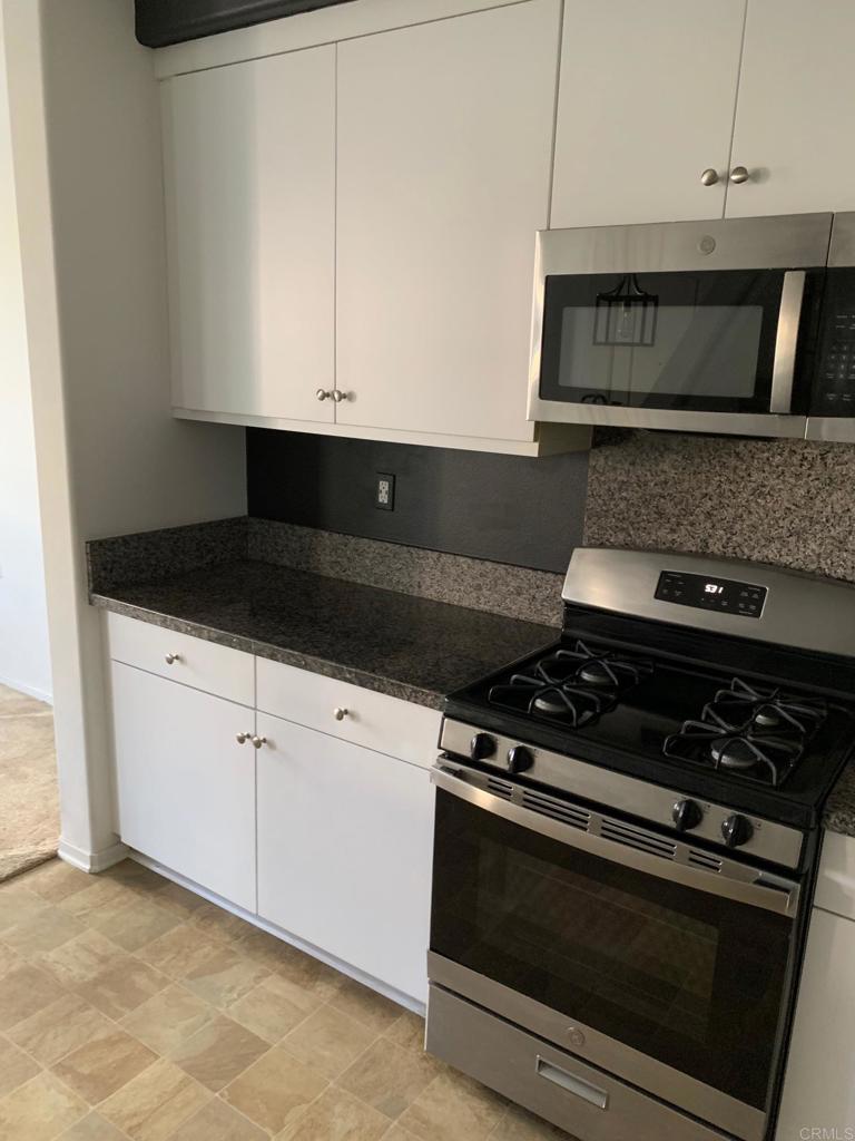 31565 Calle Canto