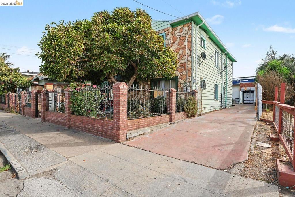 222 4th ST