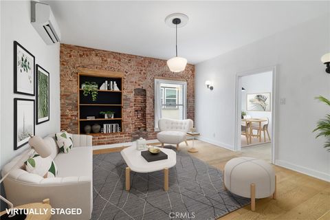 Photo of 211 S Berendo Street #3, Los Angeles, CA 90004 (MLS # SR26029571)