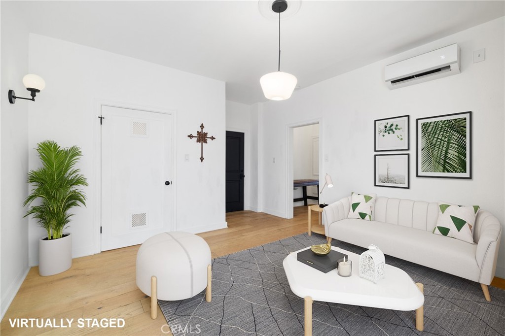 211 S Berendo Street 3