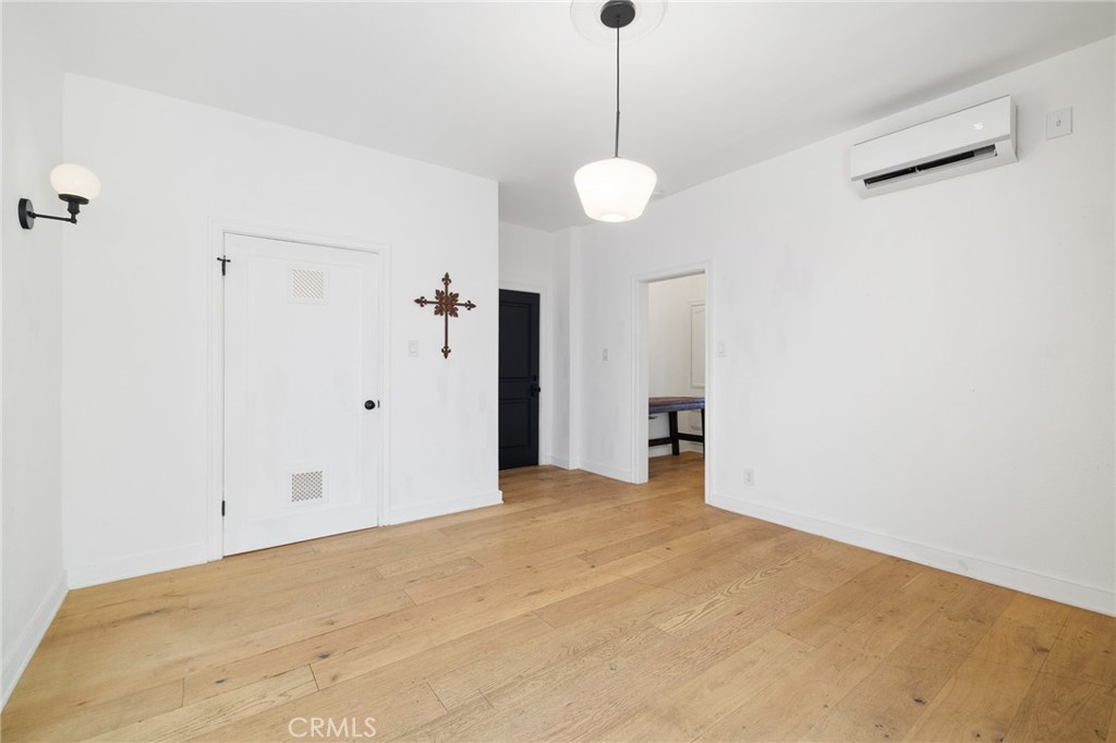 211 S Berendo Street 3