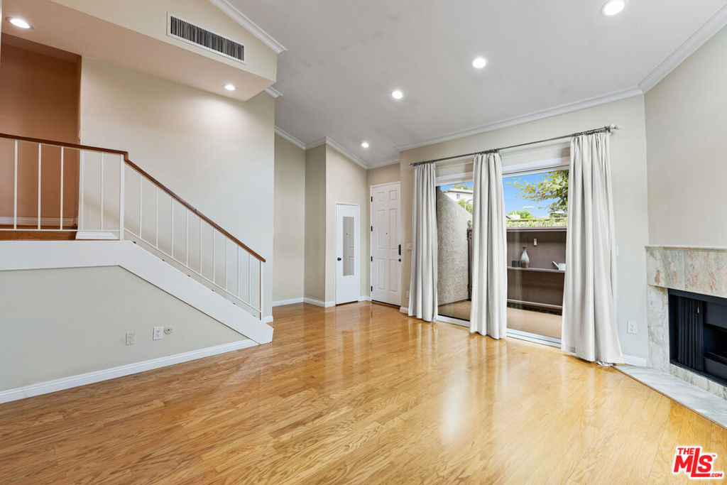 15137 Magnolia Boulevard A