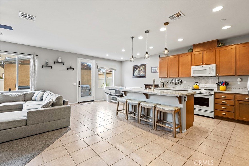 3511 Kings Canyon Drive