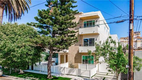 Photo of 614 1/2 N Rampart Boulevard #1/2, Silver Lake, CA 90026 (MLS # SR25244045) Photo of 614 1/2 N Rampart Boulevard #1/2, Silver Lake, CA 90026 (MLS # SR25244045)