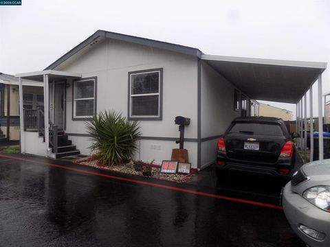 Photo of 55 Pacifica Ave, Bay Point, CA 94565 (MLS # 41117543)