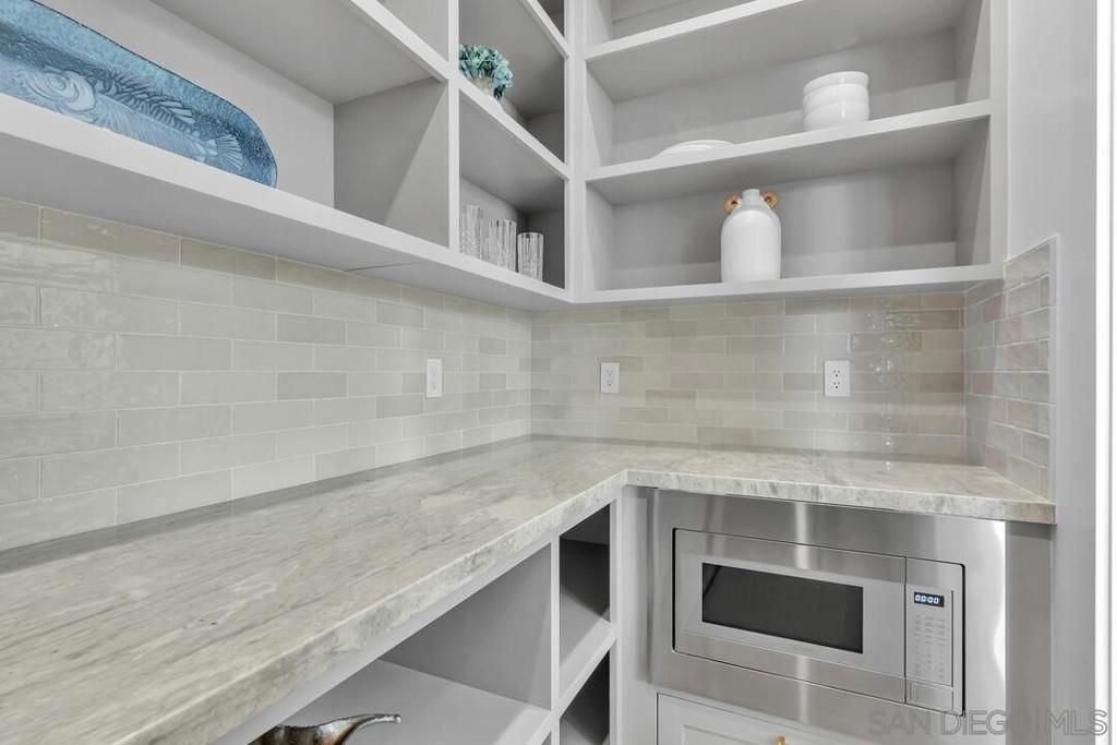 listing image 130725557887239228658
