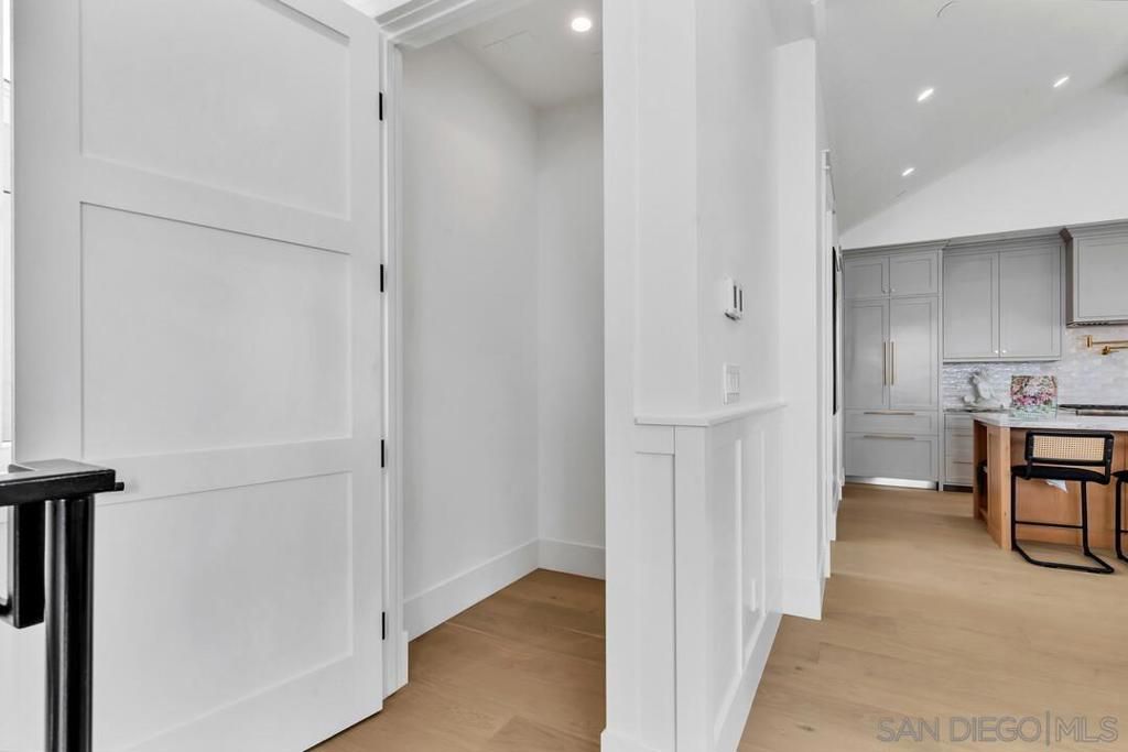listing image 130728973628589684024
