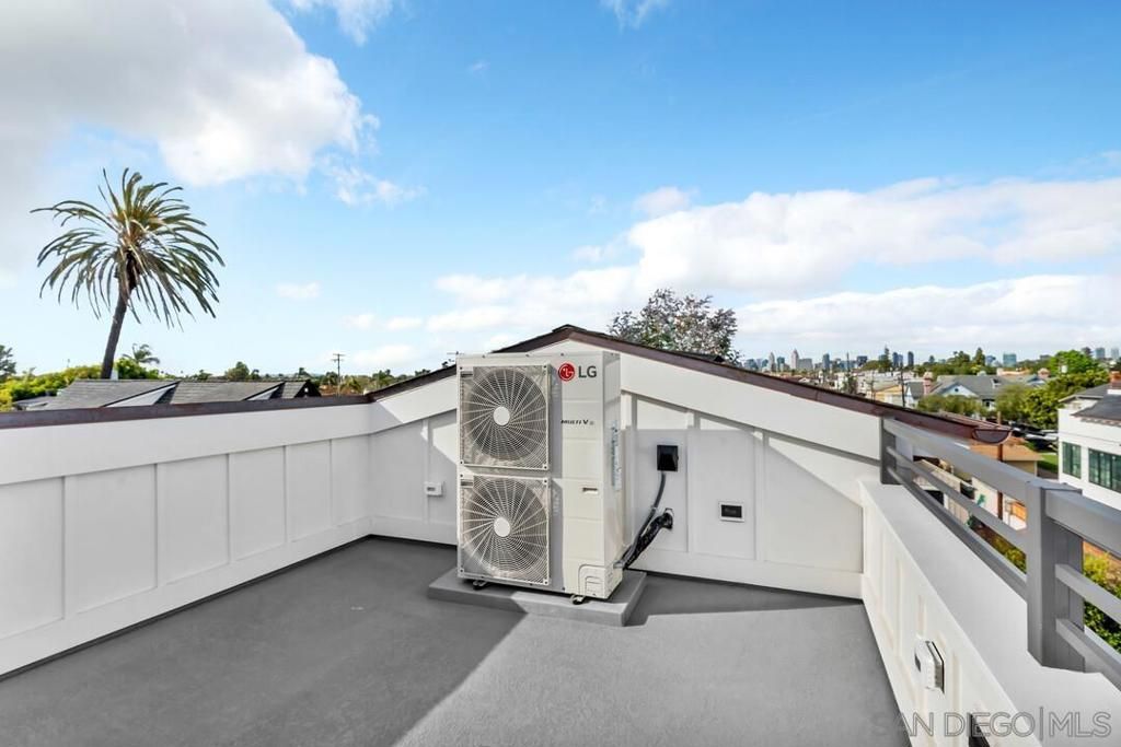 listing image 130729421306175365184