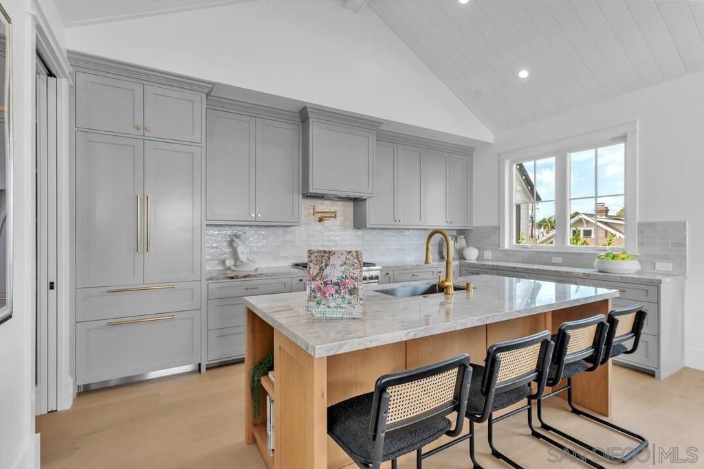 listing image 130720863947917805319