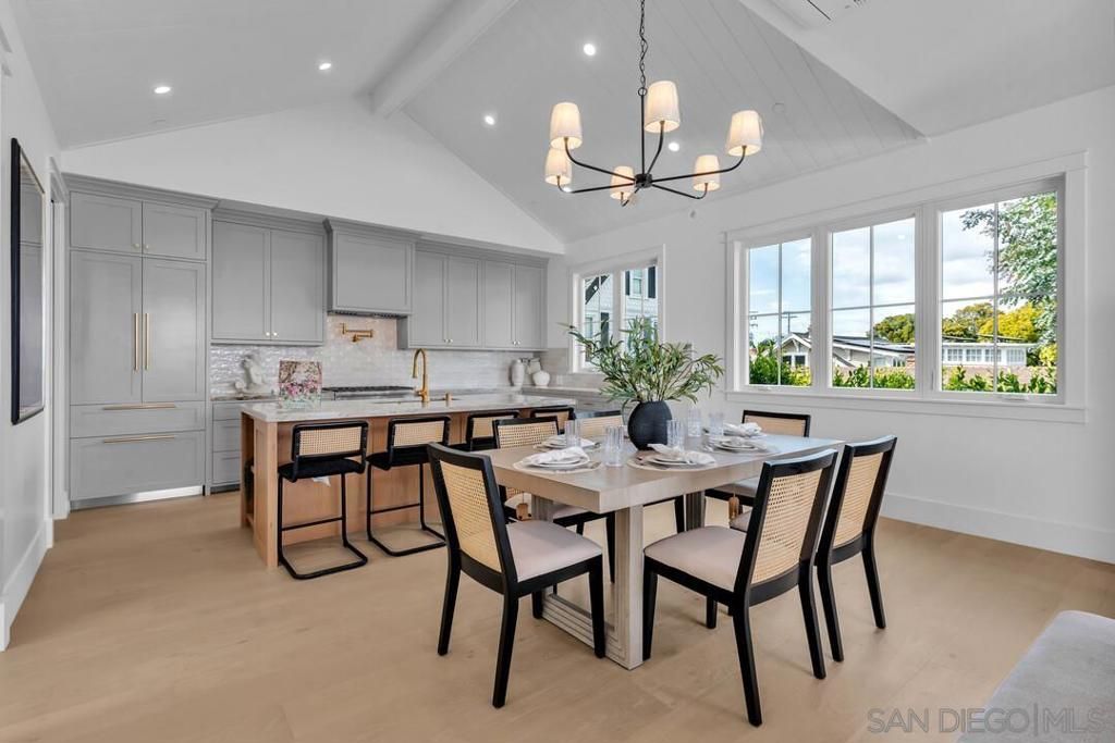listing image 130729516901796431405