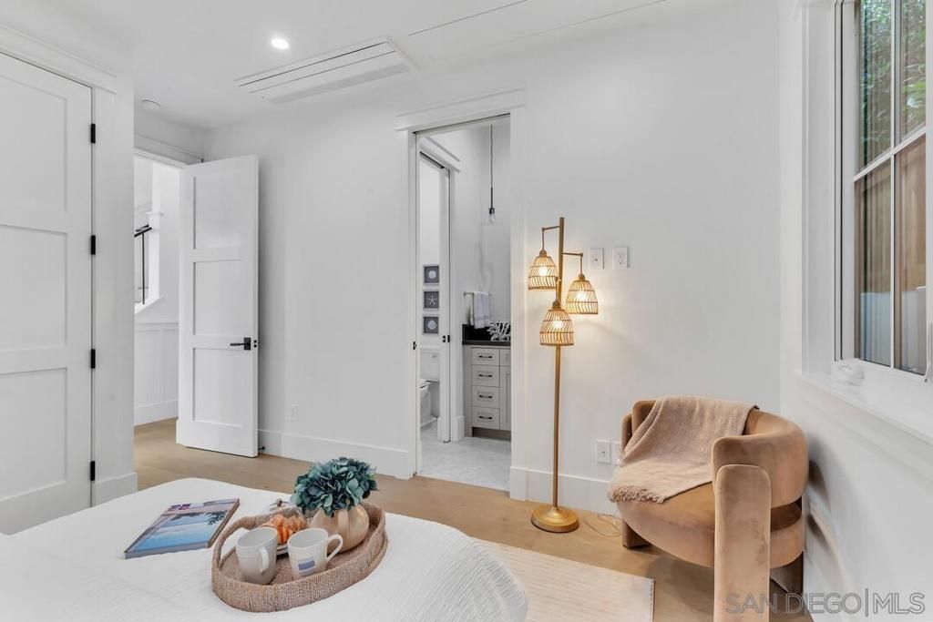 listing image 130727313680951256406