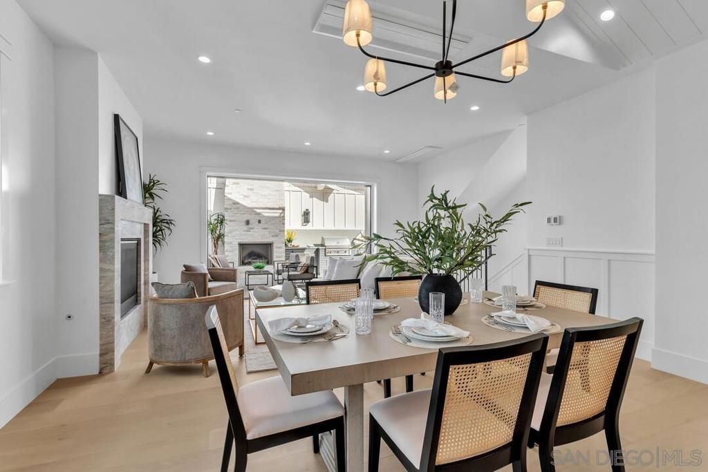 listing image 130728556115547699188