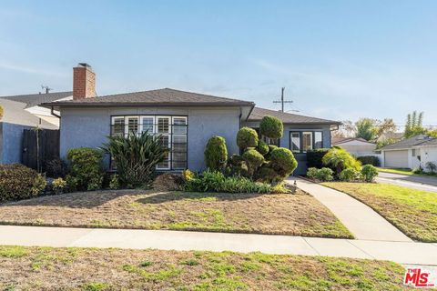 Photo of 6012 S Kings Road, Los Angeles, CA 90056 (MLS # 26656941)