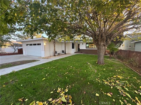 Photo of 1334 E Mayfair Ave, Orange, CA 92867 (MLS # DW25270437)