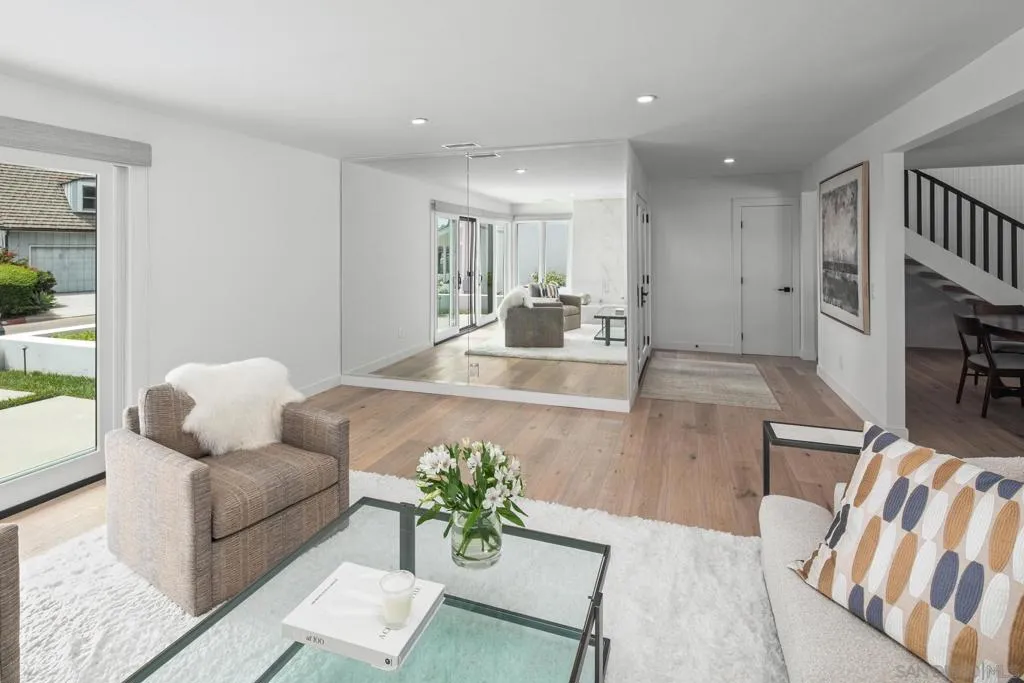 La Jolla, California 92037, United States, 5 Bedrooms Bedrooms, ,4 BathroomsBathrooms,Residential,Active,176214