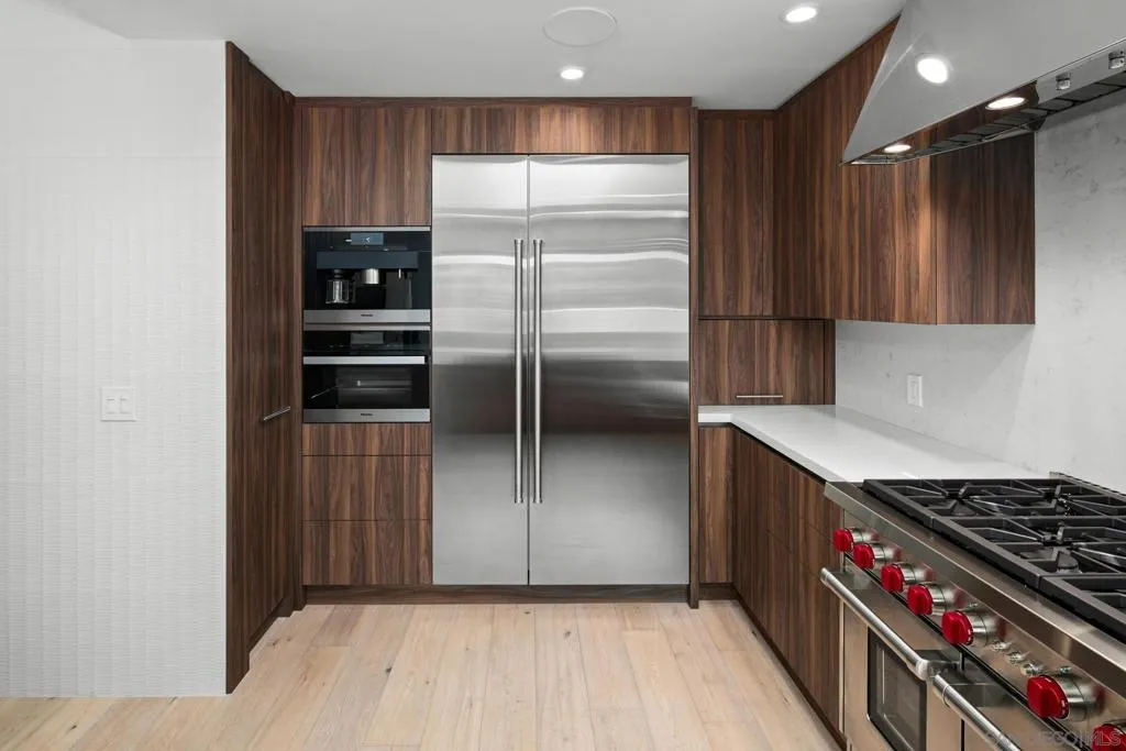 La Jolla, California 92037, United States, 5 Bedrooms Bedrooms, ,4 BathroomsBathrooms,Residential,Active,176214