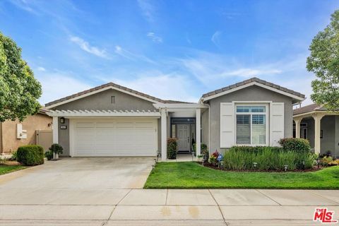 Photo of 180 Kettle Crk, Beaumont, CA 92223 (MLS # 25585281)