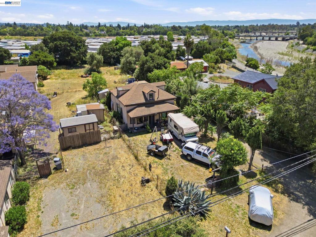 559 Old Canyon Rd