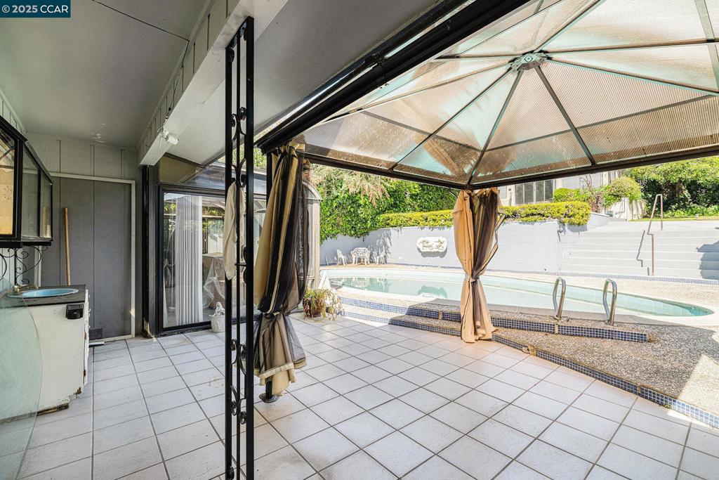 TEWKSBURY HGTS - Residential