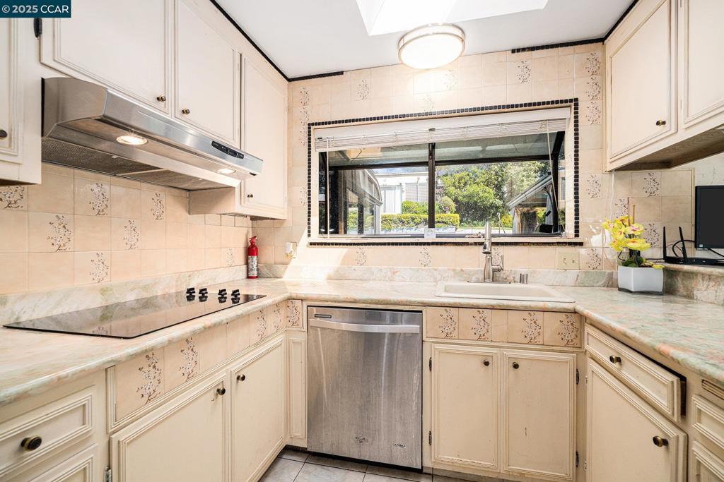 TEWKSBURY HGTS - Residential