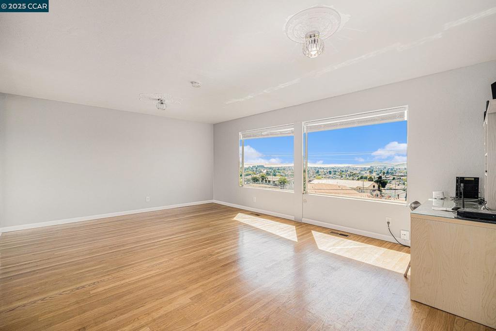 TEWKSBURY HGTS - Residential