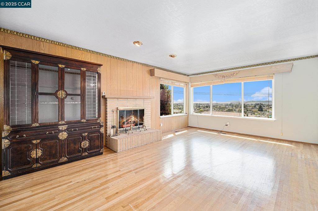 TEWKSBURY HGTS - Residential