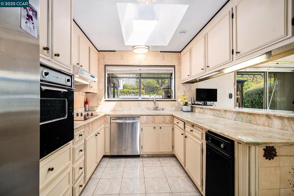 TEWKSBURY HGTS - Residential