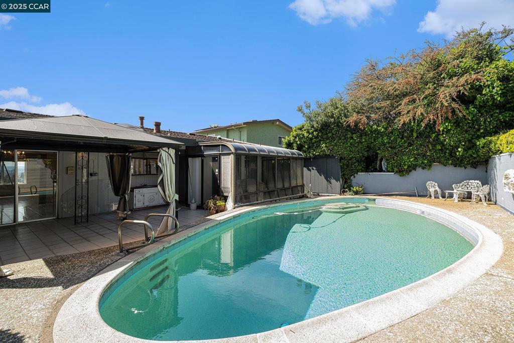 TEWKSBURY HGTS - Residential