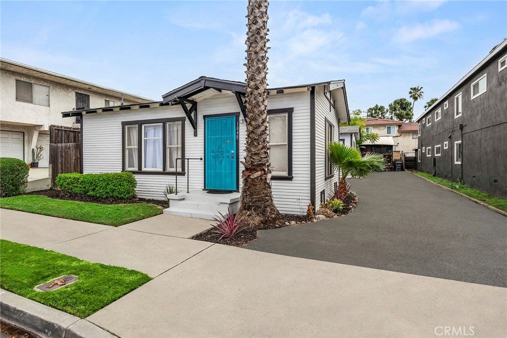 1842 Temple Avenue, Signal Hill CA 90755