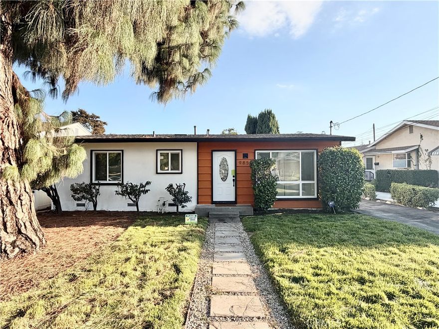 Welcome to this beautifully renovated home located in the desirable Temple City School District. The property offers the privacy of having the entire home to yourself on a quiet residential street, just a short walk to Temple City High School.
Conveniently situated near a local bus stop, markets, and CVS, the home is also close to the border of Arcadia and Temple City, providing easy access to shops, restaurants, and other amenities.
Inside, you’ll find a modern, newly updated interior designed with comfort and functionality in mind. The home includes a detached garage with two parking spaces and a driveway that allows for additional parking.