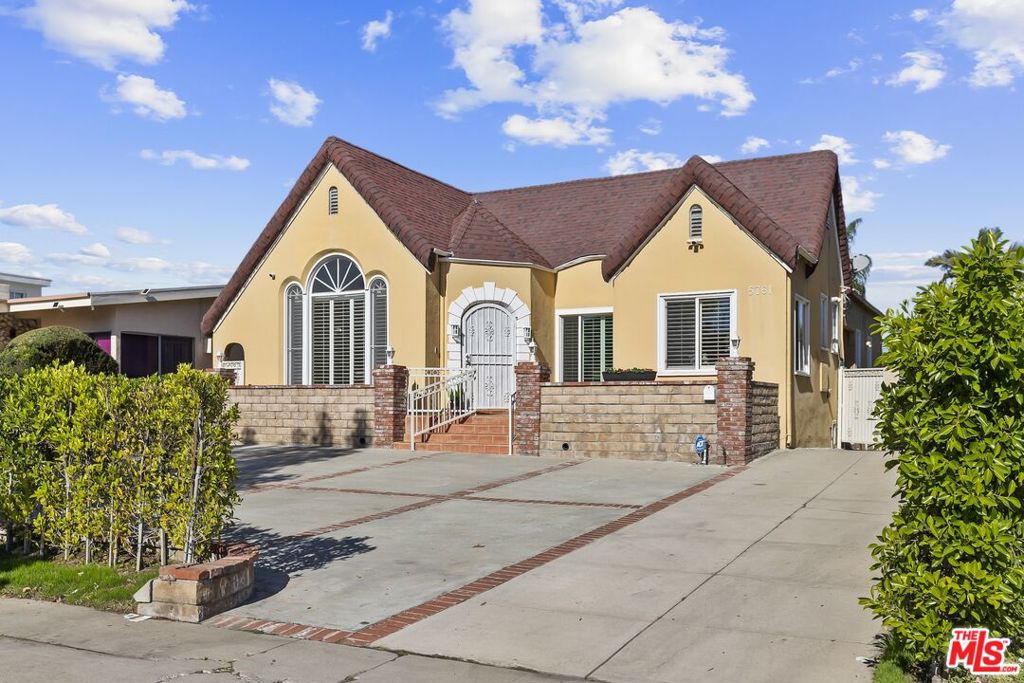 5761 W Olympic Boulevard