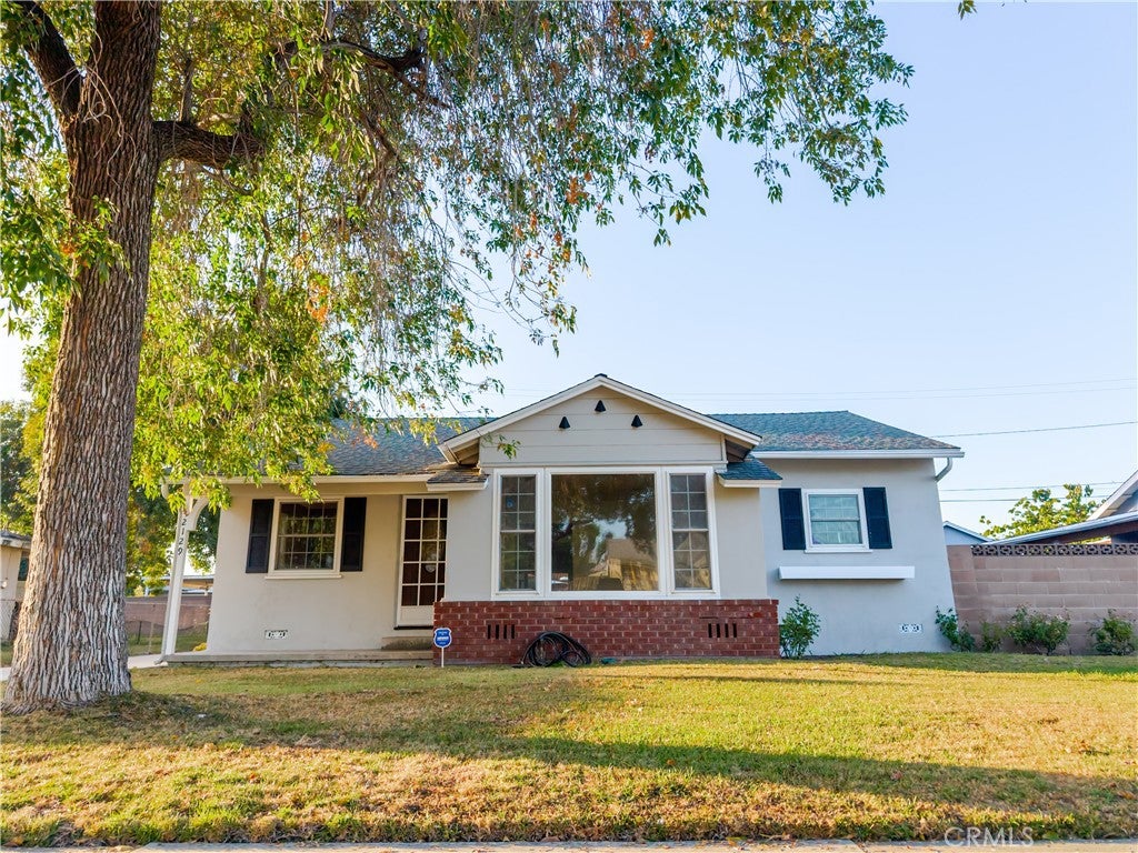 2129 W Cerritos