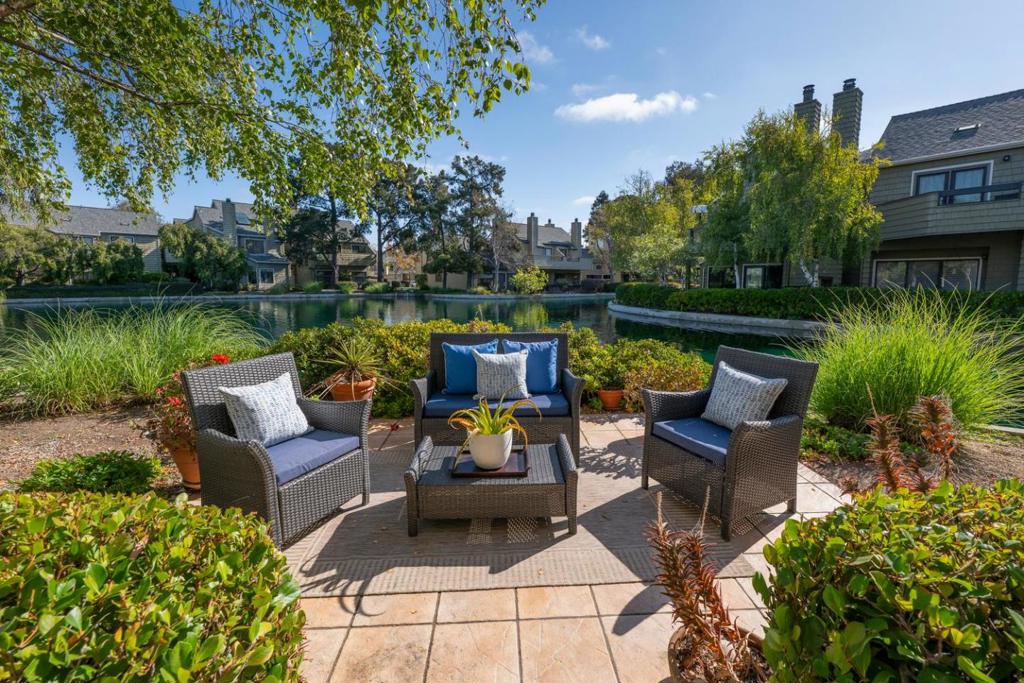 1139 Shoreline Drive