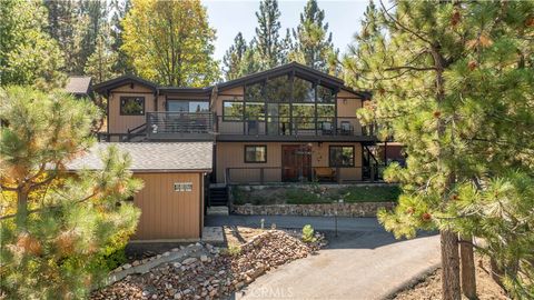 Photo of 752 Cove Drive, Big Bear Lake, CA 92315 (MLS # IG26081486)