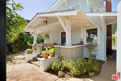Photo of 1670 Electric Avenue, Venice, CA 90291 (MLS # 26782511)