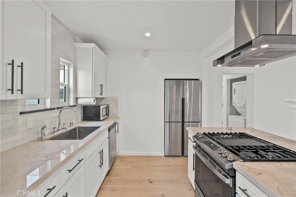 1622 Alvira