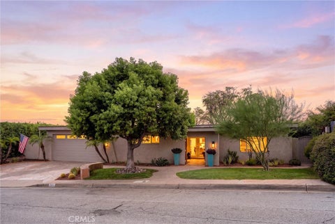 Photo of 2621 N Mountain AVE, Claremont, CA 91711 (MLS # CV26201024)