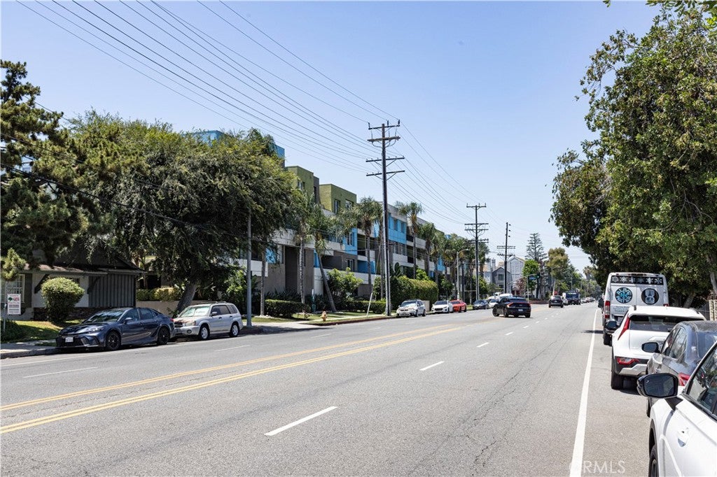 18032 Burbank Boulevard